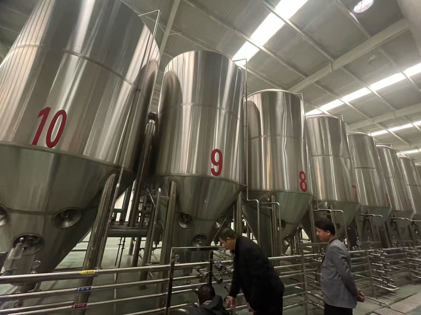 净潭乡精酿啤酒设备厂—平面布置、设备设计、制造、调试、培训等一条龙服务